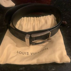 Authentic Men’s/Unisex black Louis Vuitton leather belt size 36/90